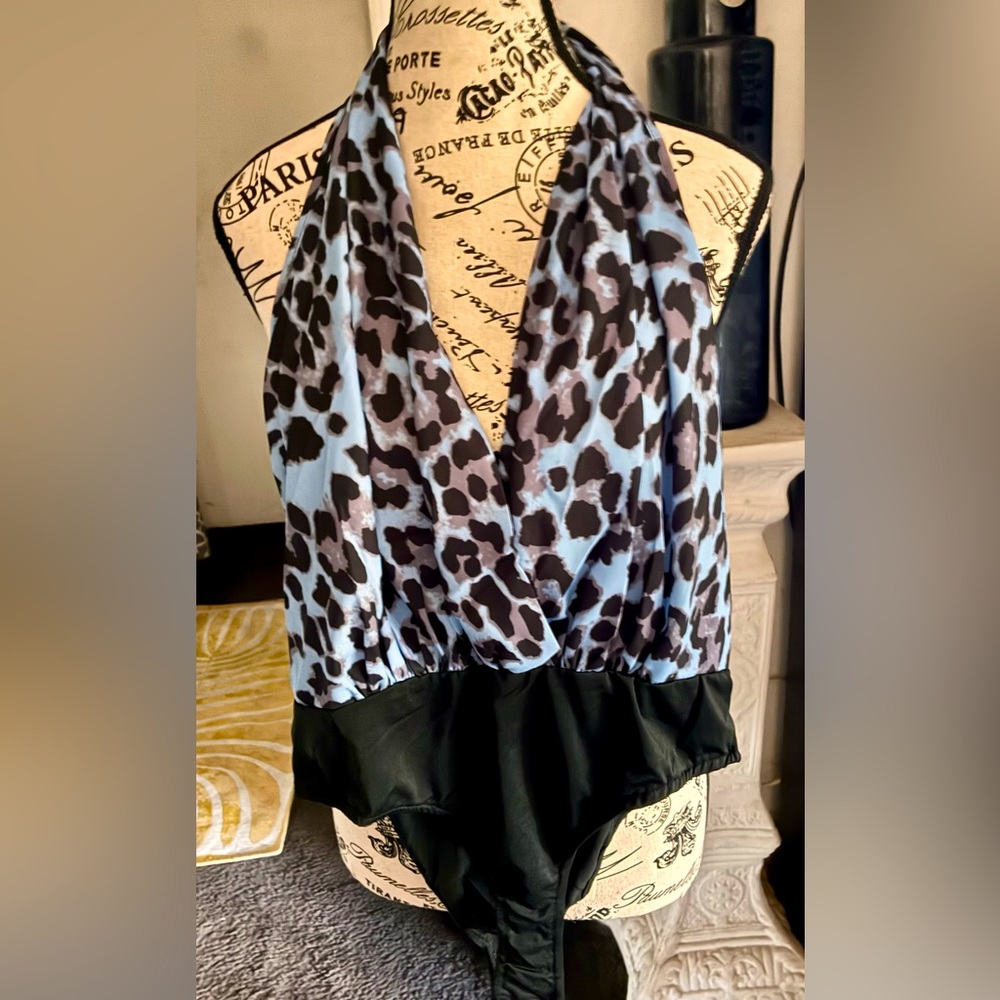 The Sang Leopard Print Halter Body Suit Sz L nwt